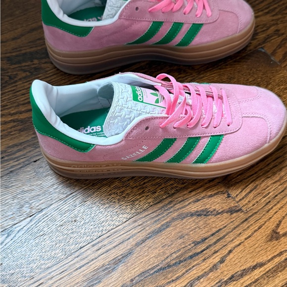 Adidas Pink and Green Gazelle Sneakers - Men size 7/ FR size 40 - Picture 2 of 6